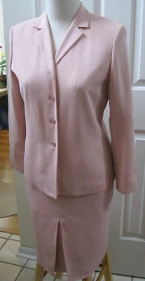 TRAVIS AYERS Petite Women's Light Peach Silk Suit 2 pc: Jacket & Skirt sz 6P - Image 1 of 4