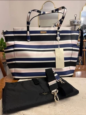 Nueva bolsa de pañales Kate Spade clásica a rayas Kaylie para bebé Foto 1 de 4