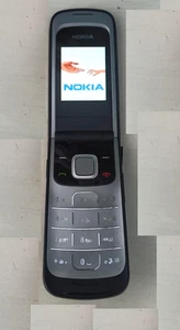 Téléphone portable et chargeur pliable Nokia 2720 2009 vintage - Noir - Fido - Fonctionne - Photo 1 sur 6