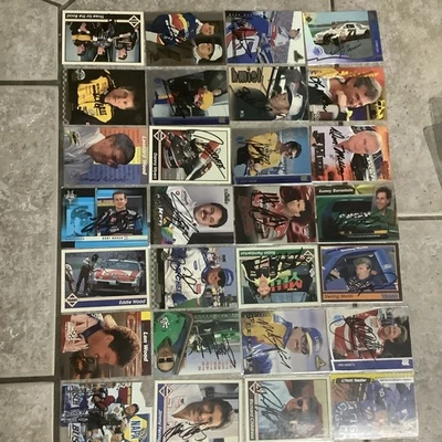 Lote de 28 tarjetas coleccionables autografiadas de NASCAR Mark Martin, Kurt Busch lote #5 Foto 1 de 4