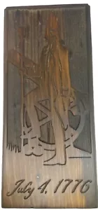 "Soldado de artillería de arpillera de la Revolución Americana junto al cañón de madera 16"" x 7""" - Imagen 1 de 11