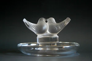 LALIQUE GLASS RING / PIN TRAY - Picture 1 of 3