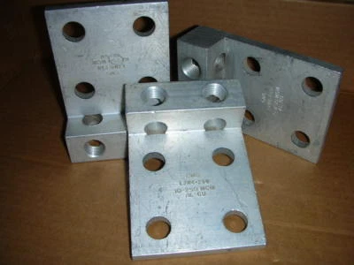 CMC L2M4-250 10-250MCM Aluminum Spade Mount Transformer Connectors MINUS SCREWS - Image 1 of 4