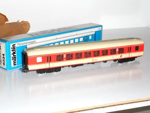 Marklin 4034 OBB 2nd cl carriage. Excellent cond. For 3 Rail AC.HO scale. Boxed - Picture 1 of 14