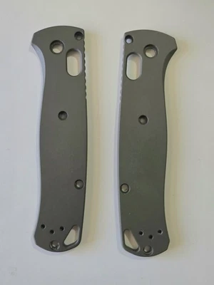 Benchmade Bugout 535 OD Green AWT Legacy Scales Aluminum  Regular Size - Image 1 of 4