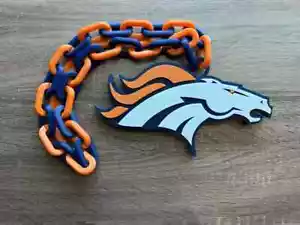 Collar de cadena de gran tamaño de los Denver Broncos - Colgante abanico audaz - Imagen 1 de 2