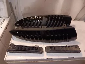 00-06 TAHOE SUBURBAN YUKON CHEVY GMC LH RH REAR D PILLAR TRIM PANEL & Vents - Foto 1 di 23