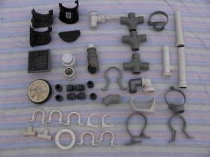 Gebrauchte Sanitär Rohr Fittinge Verbinder Dachrinne Gelenk Clip Winkel Abdeckung 110 mm - Bild 1 von 6