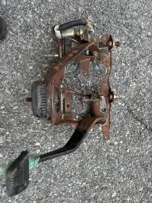 Pedales de freno/embrague Toyota Pickup/4Runner 1984-88 💎💎💎 Foto 1 de 3