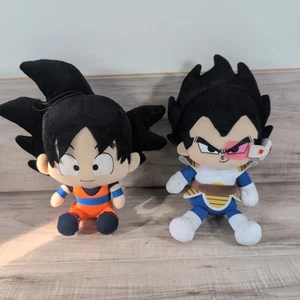 Peluche assise Dragon Ball Z Saiyan Vegeta + Z Goku 10" Grand Est - Photo 1/10