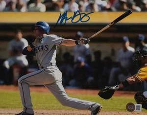 Michael Young Signed Texas Rangers 8x10 Swing #1 Photo - Beckett W Hologram - Picture 1 of 2