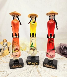 Vintage Set Of 3 Wooden Handpainted Souvenir Vietnamese Dolls - Picture 1 of 9