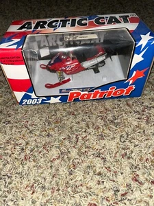 2003 Arctic Cat Firecat Patriot Snowmobile 1:18 Scale Diecast - Picture 1 of 4