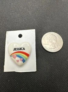 Vintage 80er 80s Regenbogen Herz Namen Pin "Jessica" für Hut Tasche Jacke Shirt - Bild 1 von 2