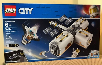 LEGO City Estación Espacial Lunar (60227) Nuevo/Sellado/Retirado Foto 1 de 4