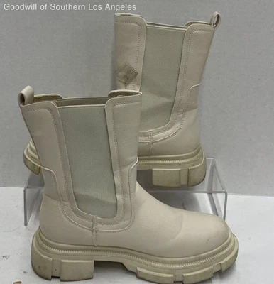 Bershka Chelsea White Chunky Rain Boot Boot Women 7 - Image 1 of 4