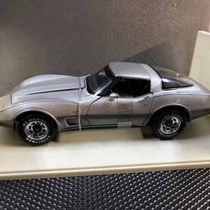 UT Models 1978 Corvette Classic Collection Maßstab 1:18 Diecast Auto mit OVP - Bild 1 von 10