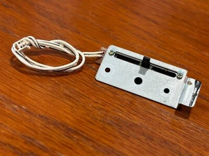 Akai AP-Q41 Turntable Parts - Switch - Picture 1 of 2