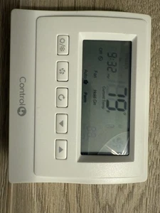 Control 4 CCZ-T1-W Wireless Thermostat White - Picture 1 of 3
