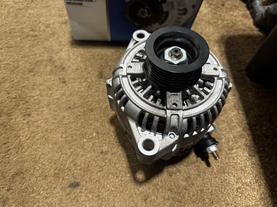 Alternador CARQUEST 13791A Reman Lexus GS300 98-05 IS300 11-6  Foto 1 de 4