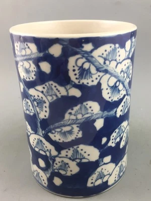 Antiguo soporte para bolígrafo/cepillo chino de flores de porcelana azul y blanco (Qing) Foto 1 de 4
