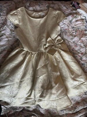 Mini vestido de vacaciones de Mickey Mouse para niñas  Foto 1 de 2