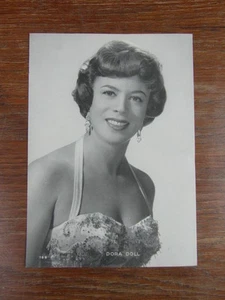 PORTRAIT PHOTO 1950/1960 (23x17) DORA DOLL Sam Levin (genre cadeau GLOBO) - Picture 1 of 1