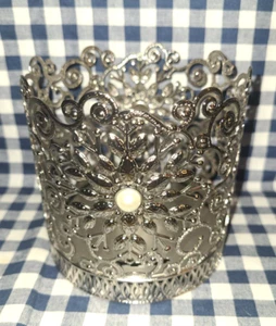 NEW! Ornate Pearl Snowflake 3-Wick Candle Holder Bath & Body Works - Picture 1 of 1
