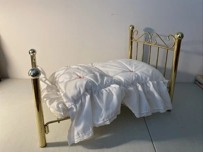 American Girl Pleasant Company Samantha Brass Bed & Bedding Set  - Image 1 of 4