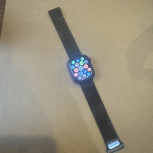 Apple Watch Series 7, avec bracelet non Apple - Photo 1 sur 4