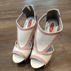 Tacones altos temáticos de béisbol Herstar talla 7,5 - Imagen 1 de 18