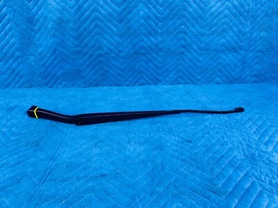 Brazo limpiaparabrisas lado pasajero Nissan NV200 SV 2013-2018 FABRICANTE DE EQUIPOS ORIGINALES Foto 1 de 3
