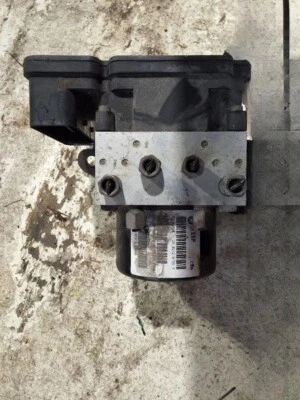 2008 Jeep Grand Cherokee Jeep Commander ABS Anti Lock Brake Pump Assembly OEM - Image 1 of 4