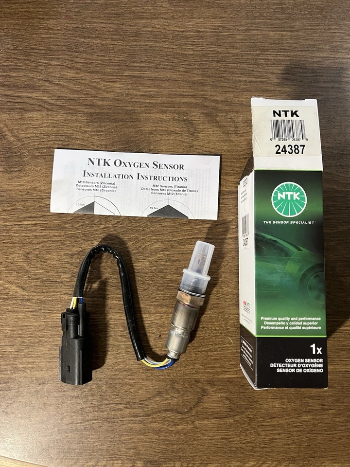 Sensor de oxígeno (O2) NTK 24387 para Ford Lincoln Mazda. Sensor OE, hecho en Japón. Foto 1 de 4
