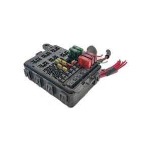 95 96 97 98 Chevy GMC Pickup Truck Suburban Under hood Fuse Relay Box - Picture 1 of 10