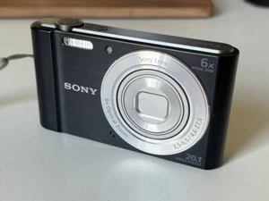 Sony Cyber-shot DSC-W810 20.1MP Digital Camera Digitalkamera, SD Card - Silver - Bild 1 von 6