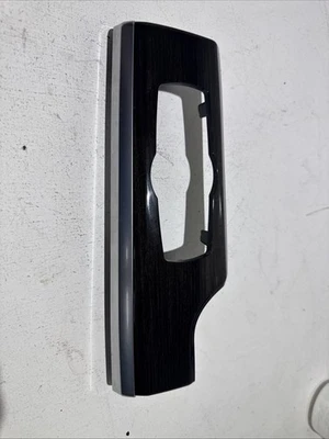 09-17 宝马 750Li 750Li xDrive 左前仪表板灯开关木质装饰 Oem — 第 1/4 张图片