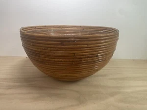 Runde Korbschale aus Rattan mit Bleistiftschilf und Kunststoffeinsatz - Bild 1 von 7