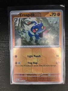 Croagunk 023/064 Shrouded Fable Pokemon TCG Reverse Holo NM - Picture 1 of 2