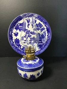 Vintage Rare Beautiful 4-pc Blue Willow Oil Lamp with Reflector Plate 8.25” tall - Picture 1 of 11