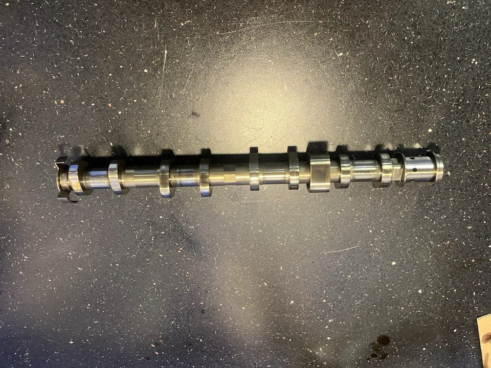 Árbol de levas escape BMW 330e 530e G20 G30 G21 G31 2.0 gasolina/híbrido B48 8629236 Foto 1 de 4