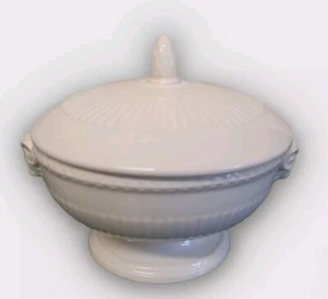 WEDGWOOD EDME KLEINE TERRINE MIT DECKEL & WIDDERKOPF GRIFFE CA. 6,5" BREIT.     - Bild 1 von 16