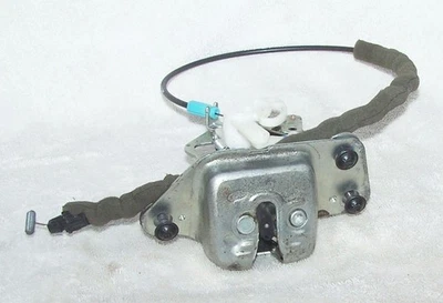 2008-2016 Chrysler Town & Country Rear Trunk Liftgate Lock Latch Actuator OEM - Image 1 of 4