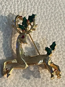 Vintage Weihnachten Rentier Anstecknadel Emaille & Strass Brosche rot grün goldfarben - Bild 1 von 6