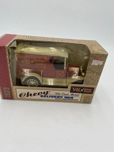 ERTL Replica 1923 Chevrolet Chevy Van Vari Negozi Camion Die-Cast Auto - Foto 1 di 6
