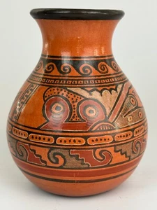 Vintage Costa Rican Guaitil Guanacaste Burnished Clay Pottery Vase SIGNED - Picture 1 of 2