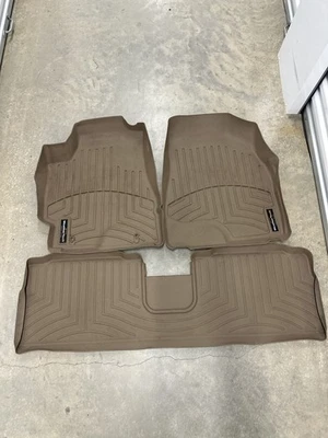 2001 - 2007 年丰田 Highlander WeatherTech FloorLiner 脚垫全套棕褐色米色 — 第 1/4 张图片