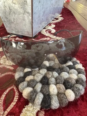 Gafas de sol emporio armani rojas de diseñador usadas por Bono U2 Vertigo Tour icónicas Foto 1 de 4