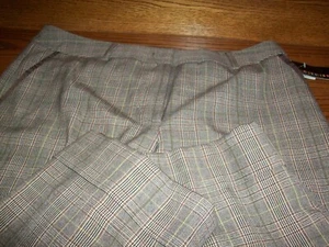 Dalia Women's Knit Capris Pants Size 14.  NWT---Ships FREE - Picture 1 of 4