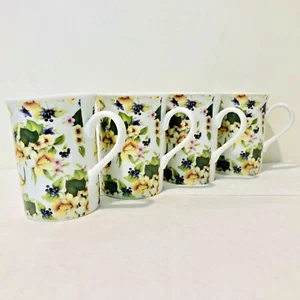 4 passende Tassen 8 Unzen weiß mit Blumen Beeren Blätter 4" hoch 3" quer Set  - Bild 1 von 5